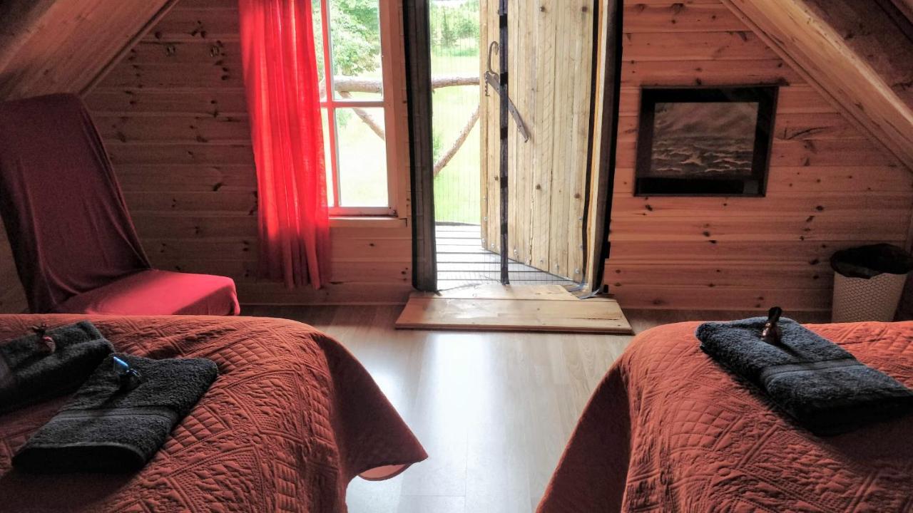 Hotel Suurekivi Kuelalistemaja à Reigi Extérieur photo