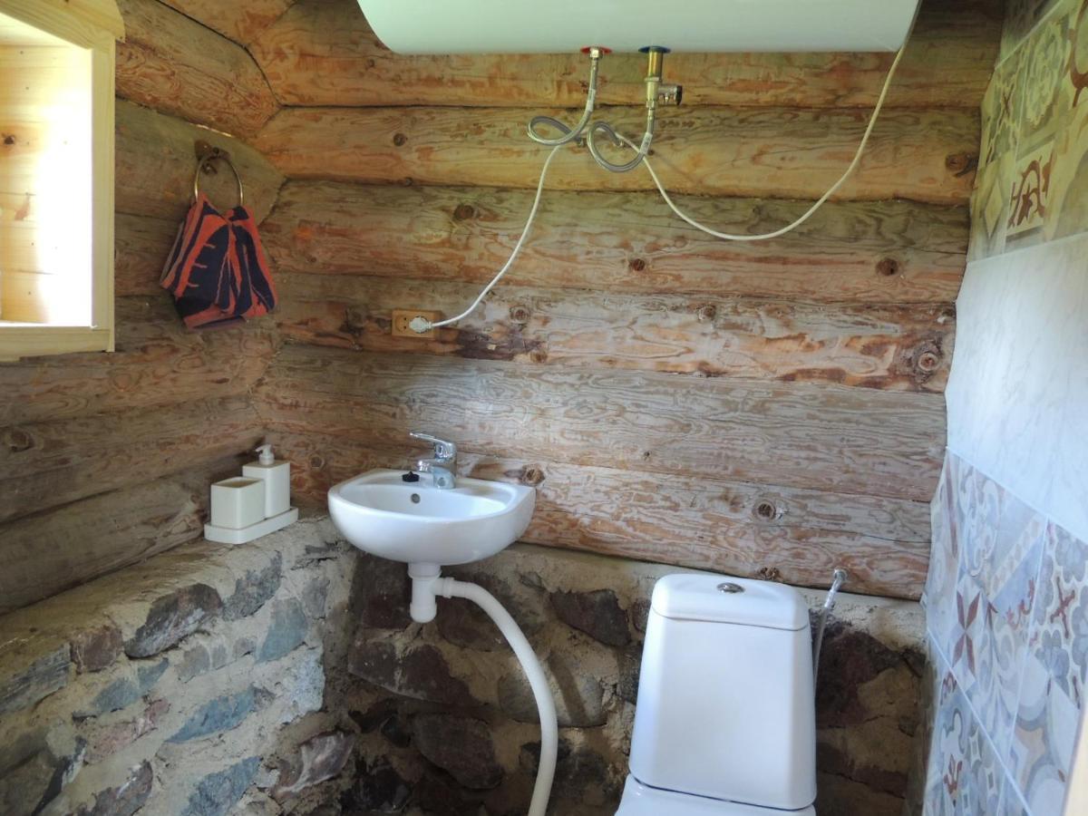 Hotel Suurekivi Kuelalistemaja à Reigi Extérieur photo