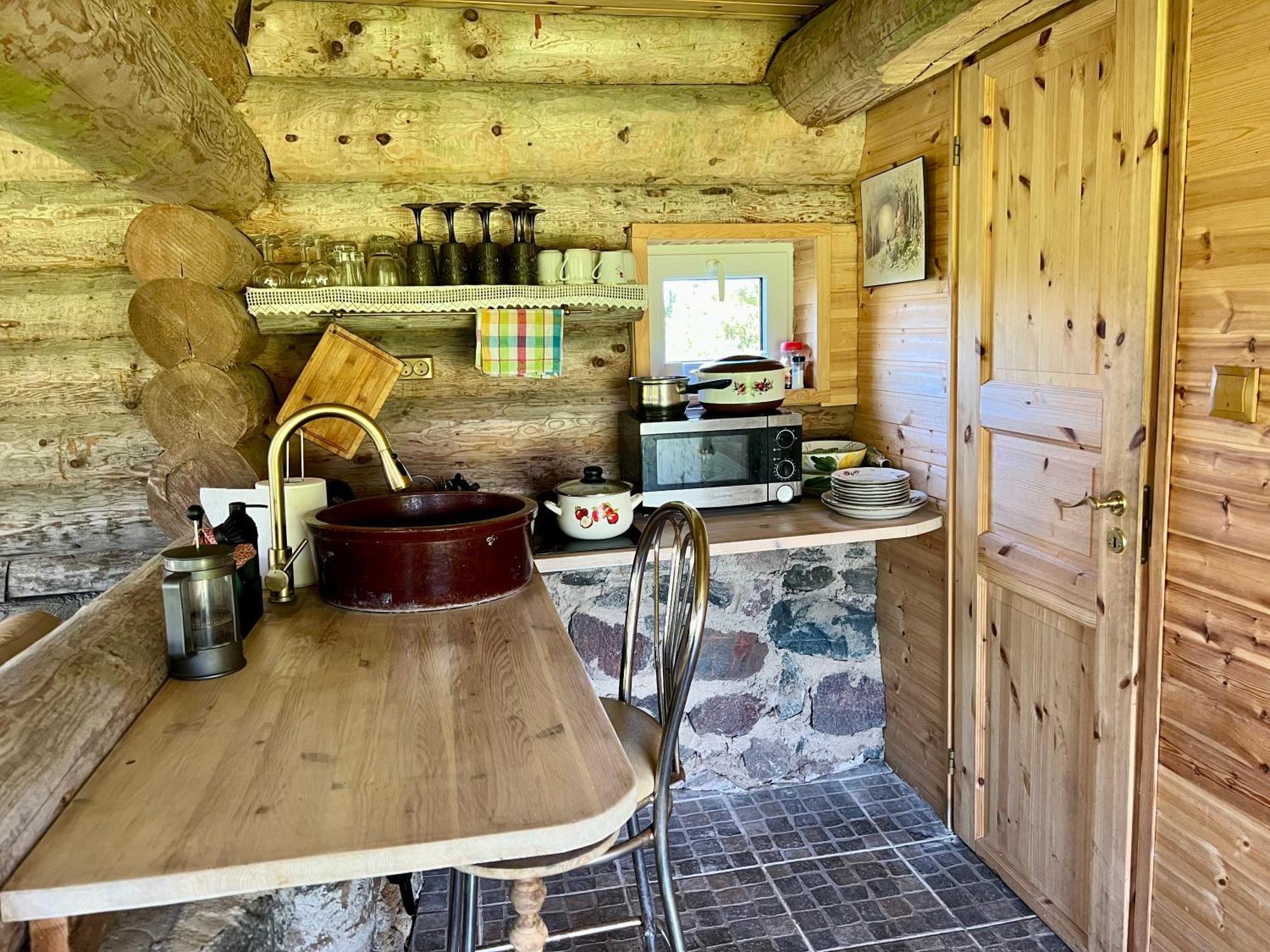 Hotel Suurekivi Kuelalistemaja à Reigi Extérieur photo