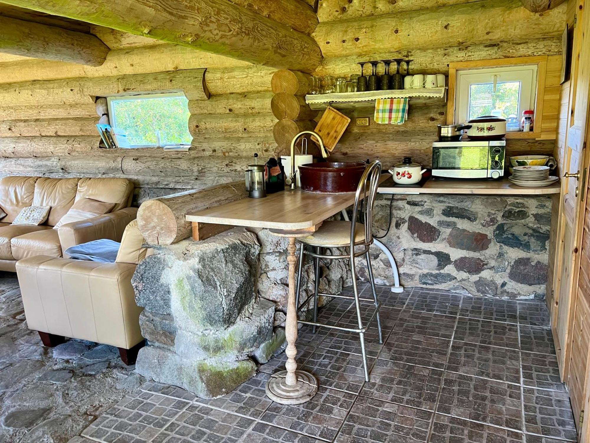 Hotel Suurekivi Kuelalistemaja à Reigi Extérieur photo