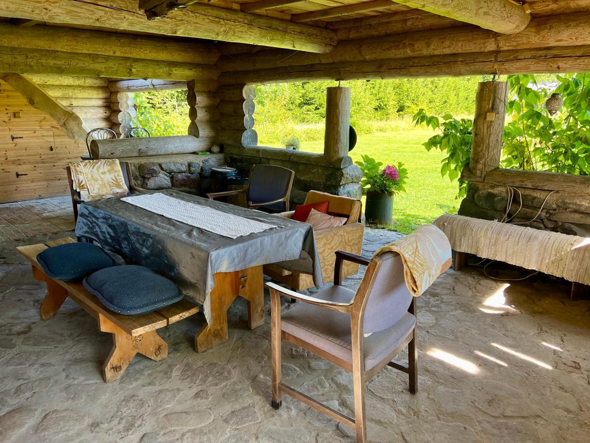 Hotel Suurekivi Kuelalistemaja à Reigi Extérieur photo
