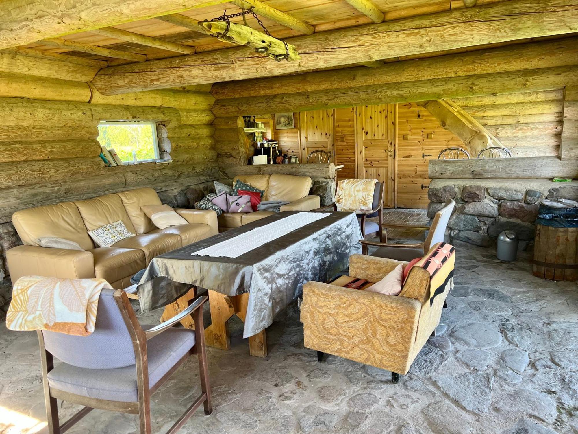 Hotel Suurekivi Kuelalistemaja à Reigi Extérieur photo